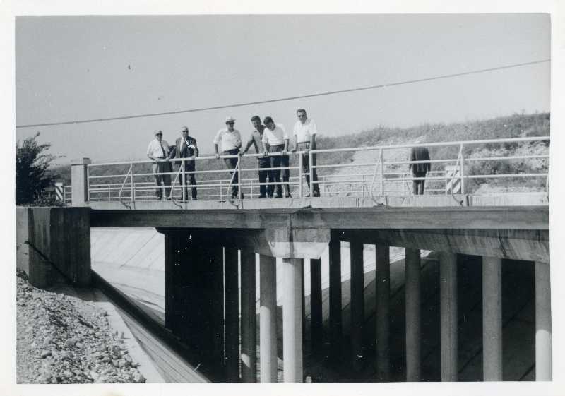 Costruzione impianto irriguo, Gorizia. Ponte sul canale adduttore sulla S.R. 351